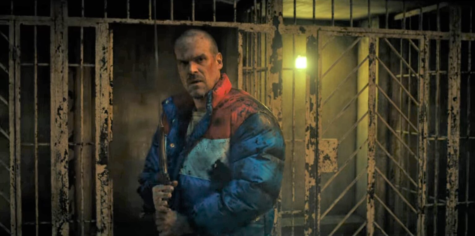 Ator “não faz a mínima ideia” de como Stranger Things irá acabar David Harbour é Jim Hopper em Stranger Things (Reprodução)