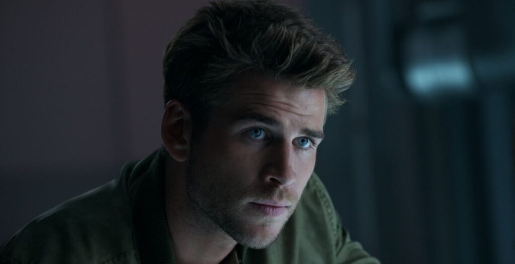 Liam Hemsworth fez treino insano para The Witcher Liam Hemsworth como Jake Morrison em Independence Day: O Ressurgimento (Reprodução)