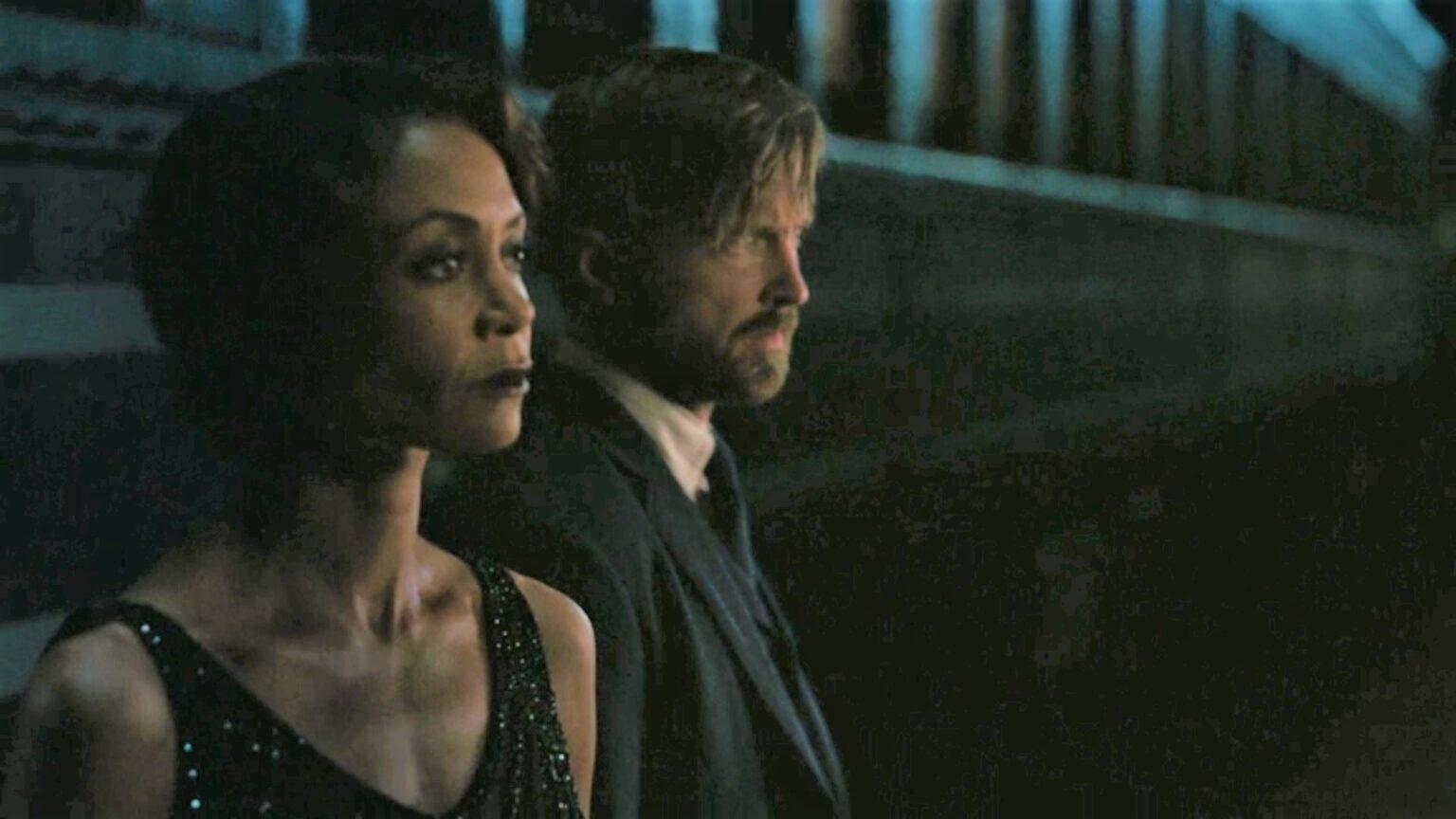 Westworld | Temporada ainda vai surpreender com novo parque Maeve (Thandiwe Newton) e Caleb (Aaron Paul) em Westworld (Reprodução)