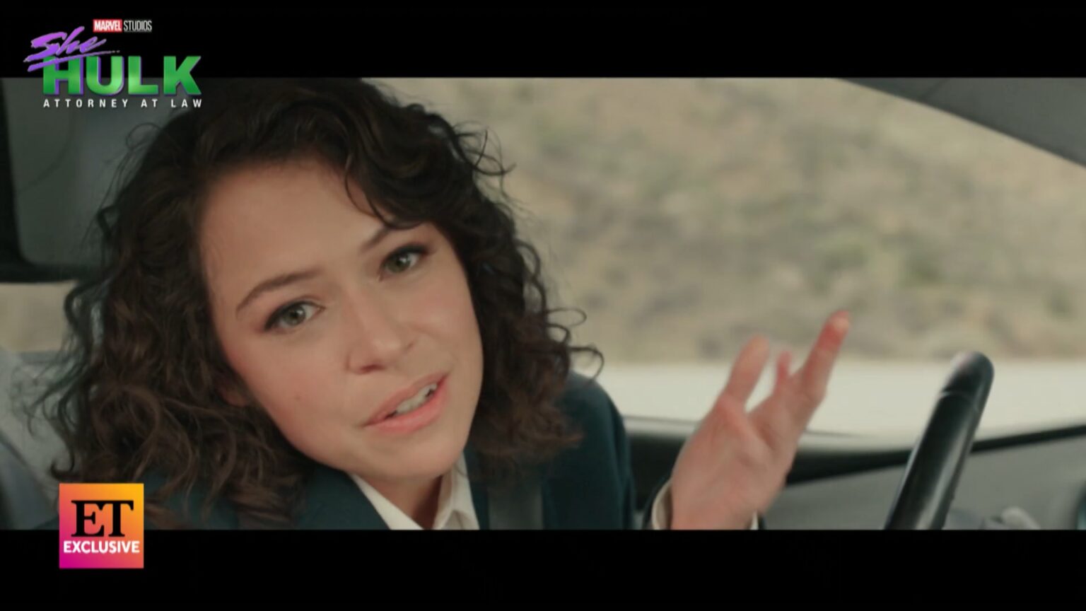 Como Mulher-Hulk ganhou seus poderes? Tatiana Maslany é Jennifer Walters/Mulher-Hulk em Mulher-Hulk: Defensora de Heróis (Reprodução)