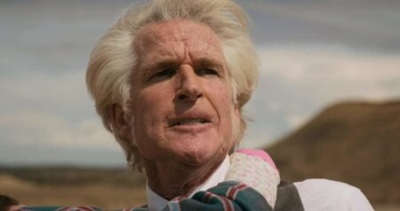 Ator de Stranger Things acha que Dr. Bennner não morreu e terá seus próprios poderes Matthew Modine é Dr. Brenner em Stranger Things (Reprodução)