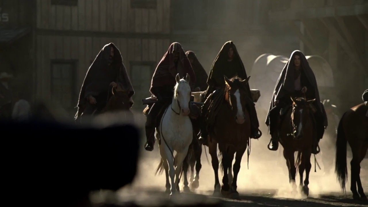 Cena do assalto ao saloon em primeira temporada de Westworld (Reprodução/HBO)
