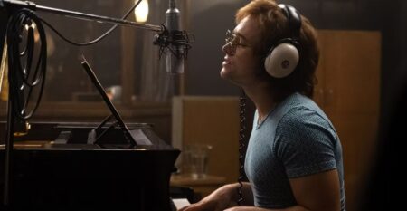 Taron Egerton explica como Rocketman ajudou a evoluir sua carreira Taron Egerton como Elton John em Rocketman (Reprodução)