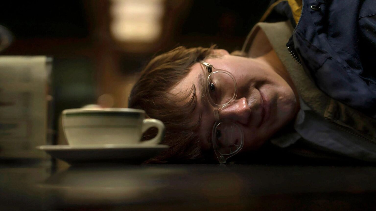 Ator precisou ficar longe da família pra fazer cena sangrenta em Batman Paul Dano como Charada em The Batman