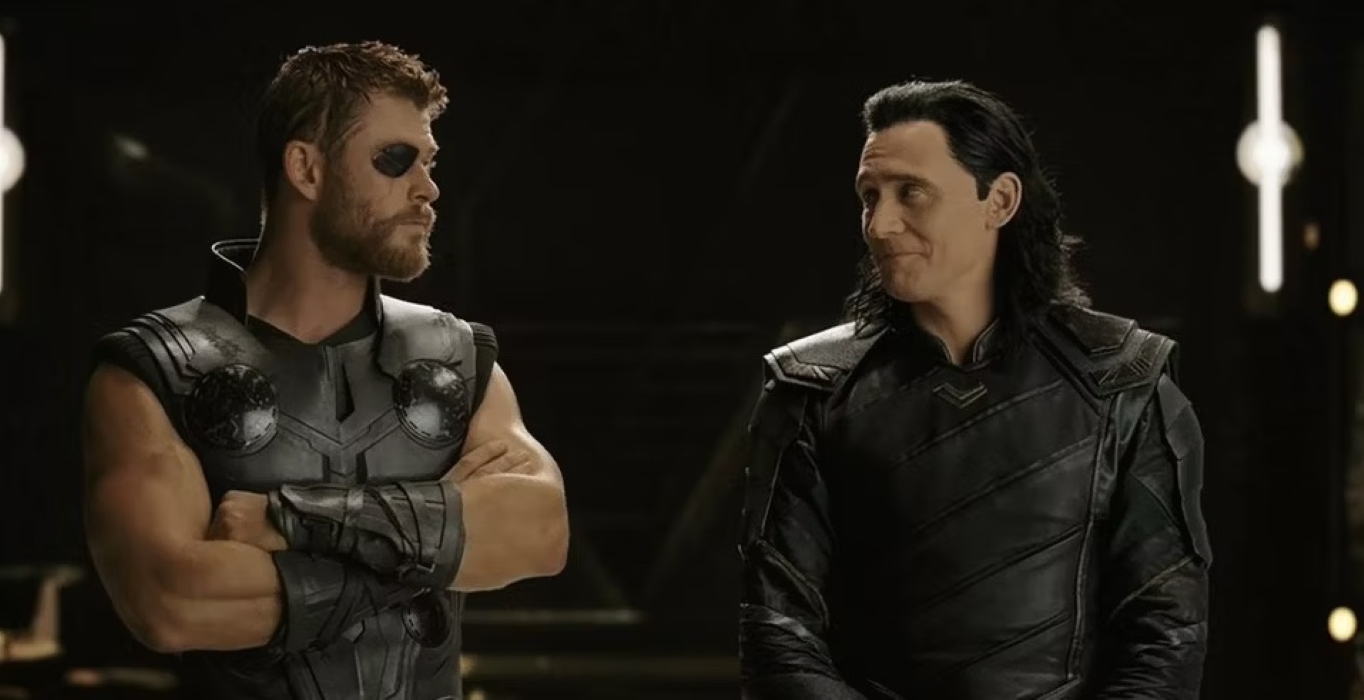 Thor (Chris Hemsworth) e Loki (Tom Hiddleston) em Thor: Ragnarok (Reprodução / Marvel)