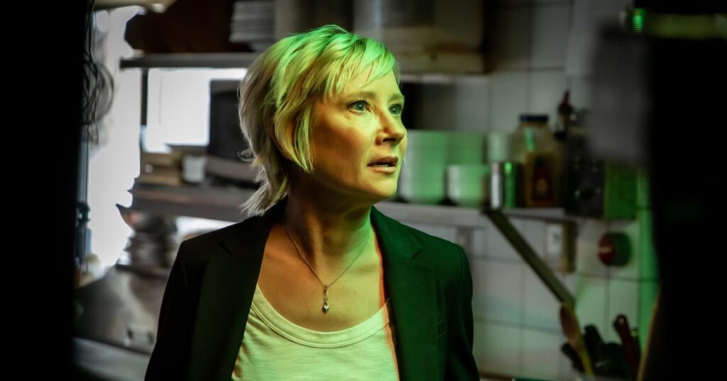 Processada por banco, Anne Heche vivia uma grave crise financeira antes da morte Anne Heche em Chicago PD