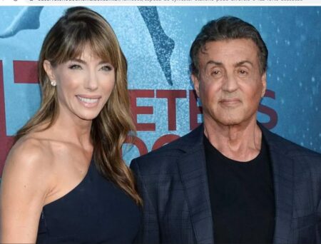 Esposa de Sylvester Stallone pede divórcio e faz declarações polêmicas sobre o casamento Captura de tela 2022 08 26 103607