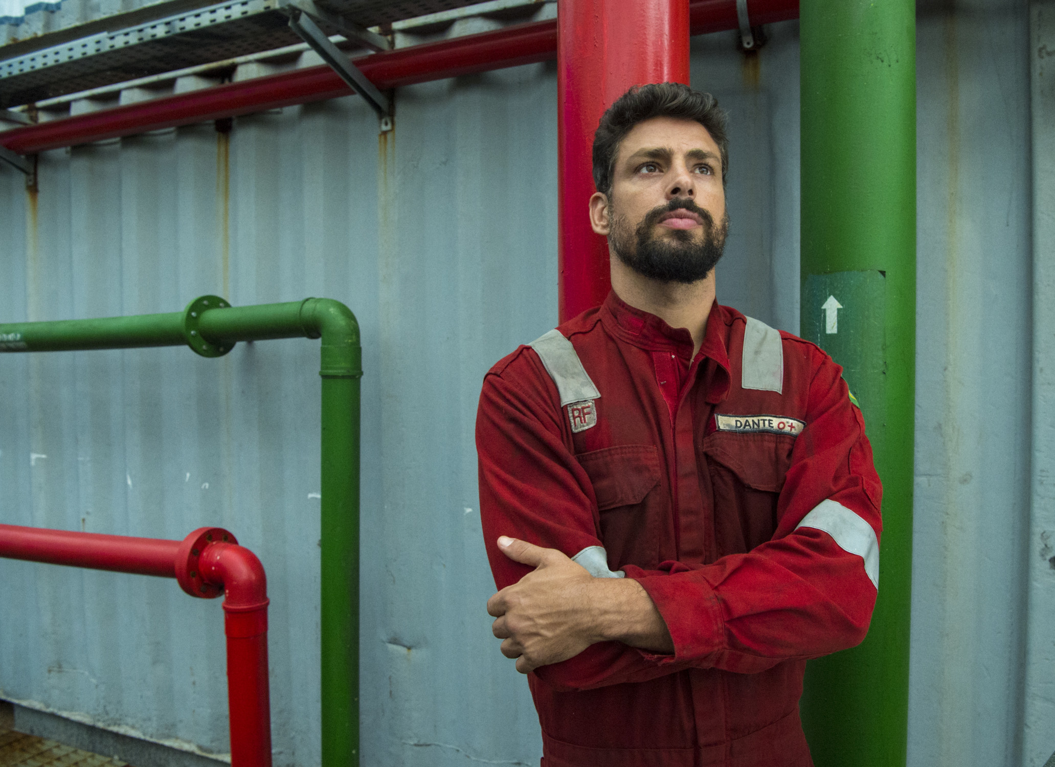 Ilha de Ferro rompe Globoplay e vai parar na TV aberta 2 Dante (Cauã Reymond) em Ilha de Ferro (Reprodução / Globo)
