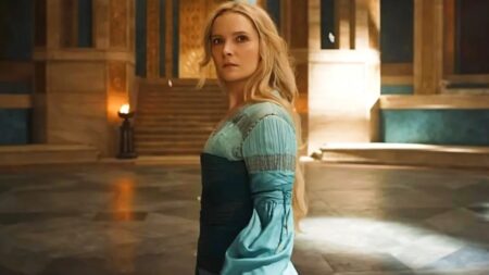 O Senhor dos Anéis: Os Anéis de Poder Galadriel (Morfydd Clark) em O Senhor dos Anéis: Os Anéis de Poder (Divulgação / Amazon)