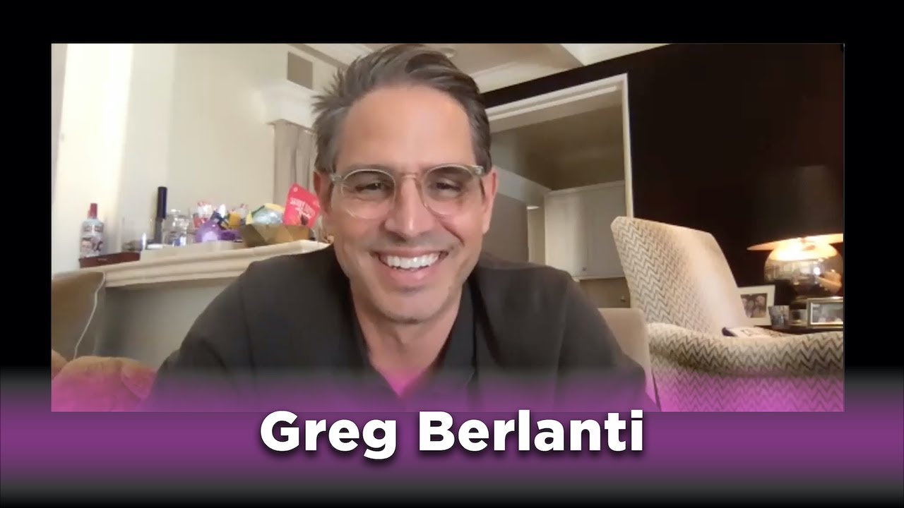 Greg Berlanti Reproducao YouTube
