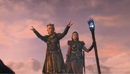 Hespera Helen Mirren e Kalypso Lucy Liu em cena de Shazam Furia dos Deuses Reproducao Youtube 2