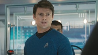 Karl Urban como Leonard McCoy em Star Trek (Reprodução)