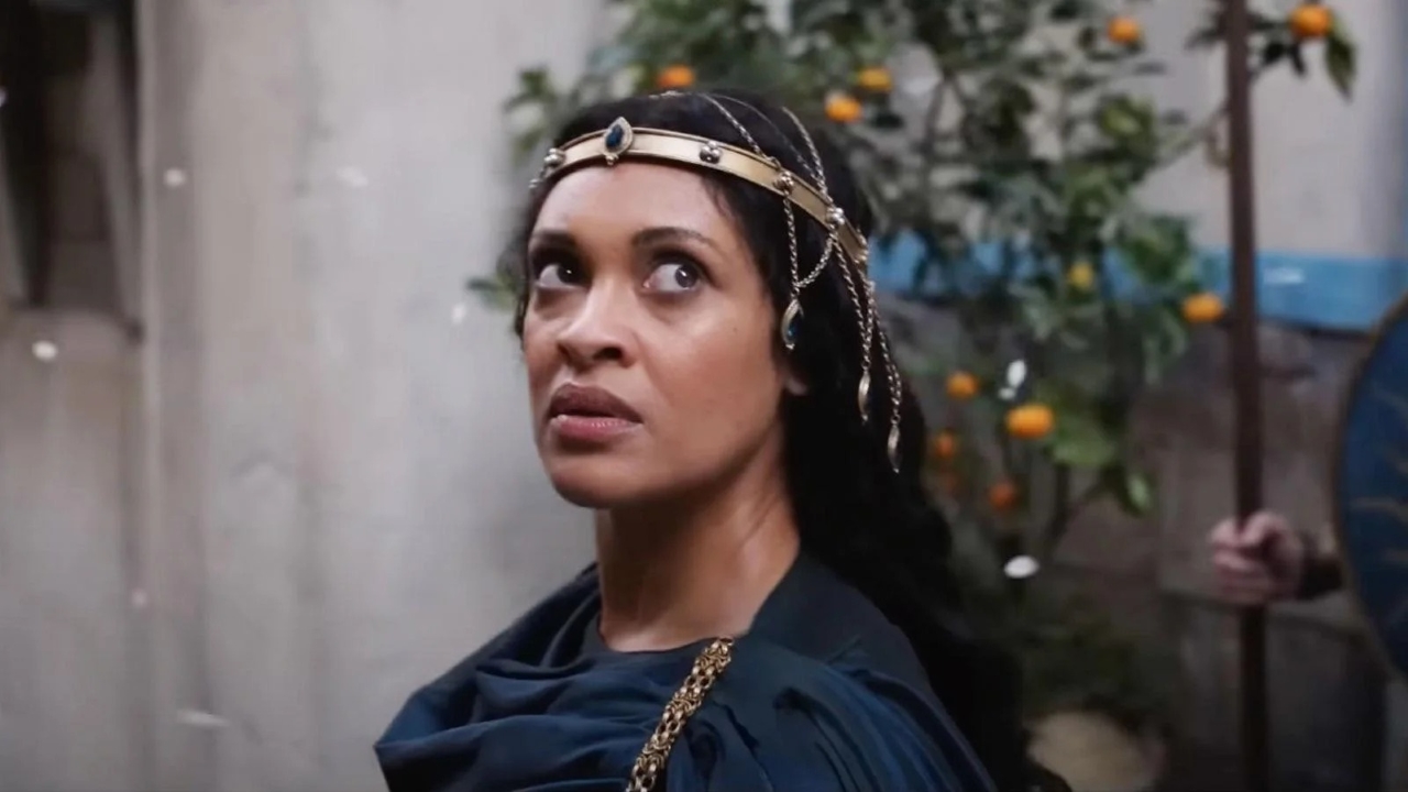 Míriel (Cynthia Addai-Robinson) em O Senhor dos Anéis: Os Anéis de Poder (Reprodução / Prime Video)