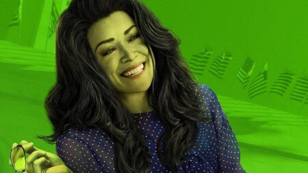 CRÍTICA: Sem medo errar, Mulher-Hulk promete revolução na Marvel Mulher-Hulk (Tatiana Maslany) em Mulher-Hulk