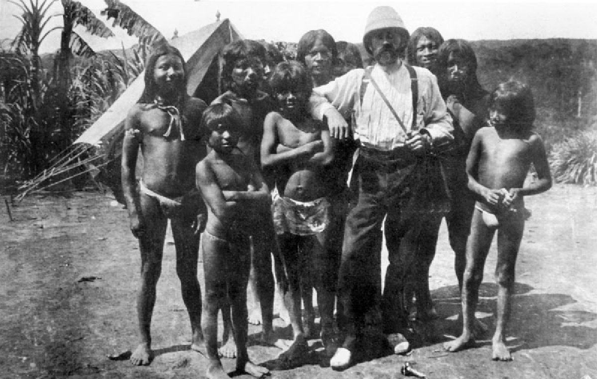 Roger Casement com os indios do Putumayo Reproducao