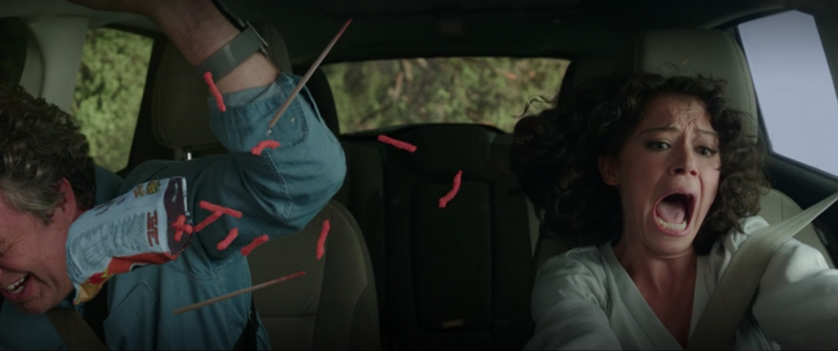 Hulk (Mark Ruffalo) e Mulher-Hulk (Tatiana Maslany) em Mulher-Hulk