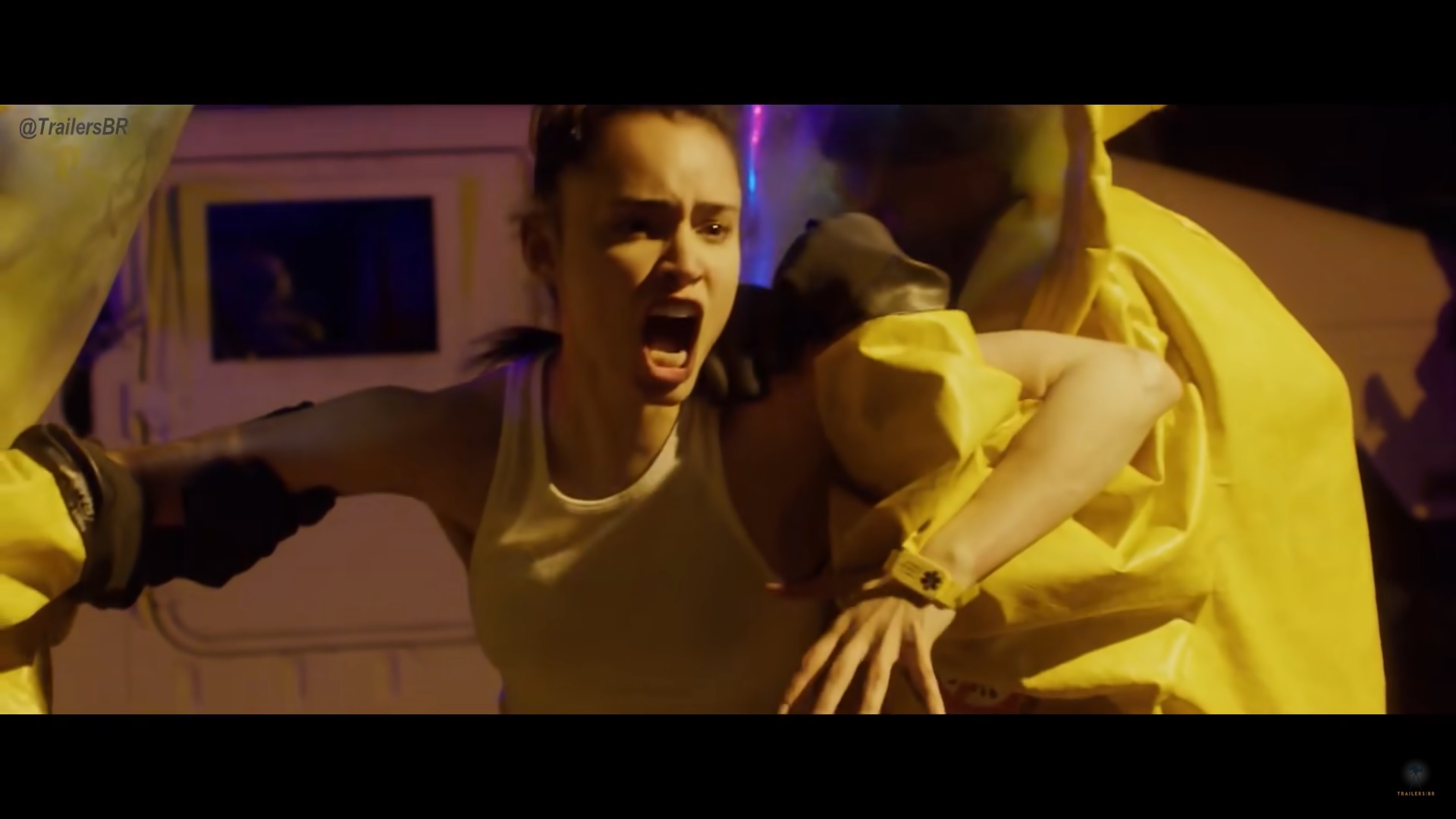 Sofia Carson em Isolados Medo Invisivel Reproducao Youtube