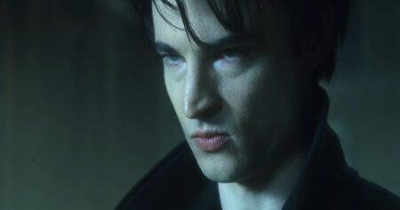Tom Sturridge como Sandman em Sandman Reproducao