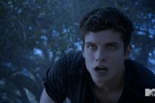 Daniel Sharman é Isaac em Teen Wolf (Reprodução)