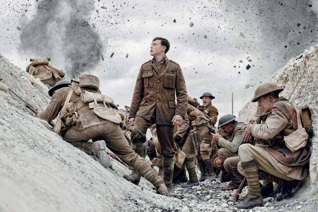 George MacKay como Schofield em cena de 1917
