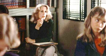 Jamie Lee Curtis é Laurie Strode em Halloween (Reprodução)