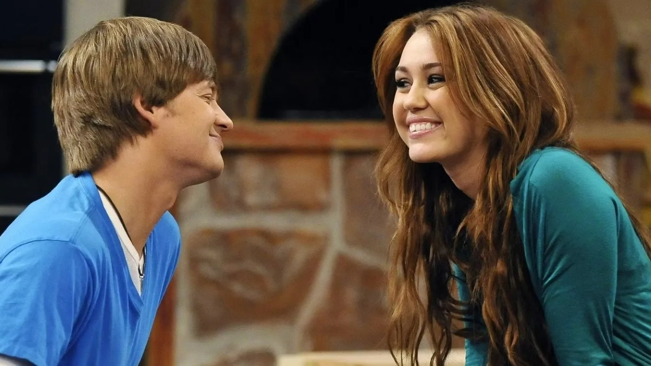 Jackson (Jason Earles) e Miley (Miley Cyrus) em Hannah Montana (Reprodução / Disney)