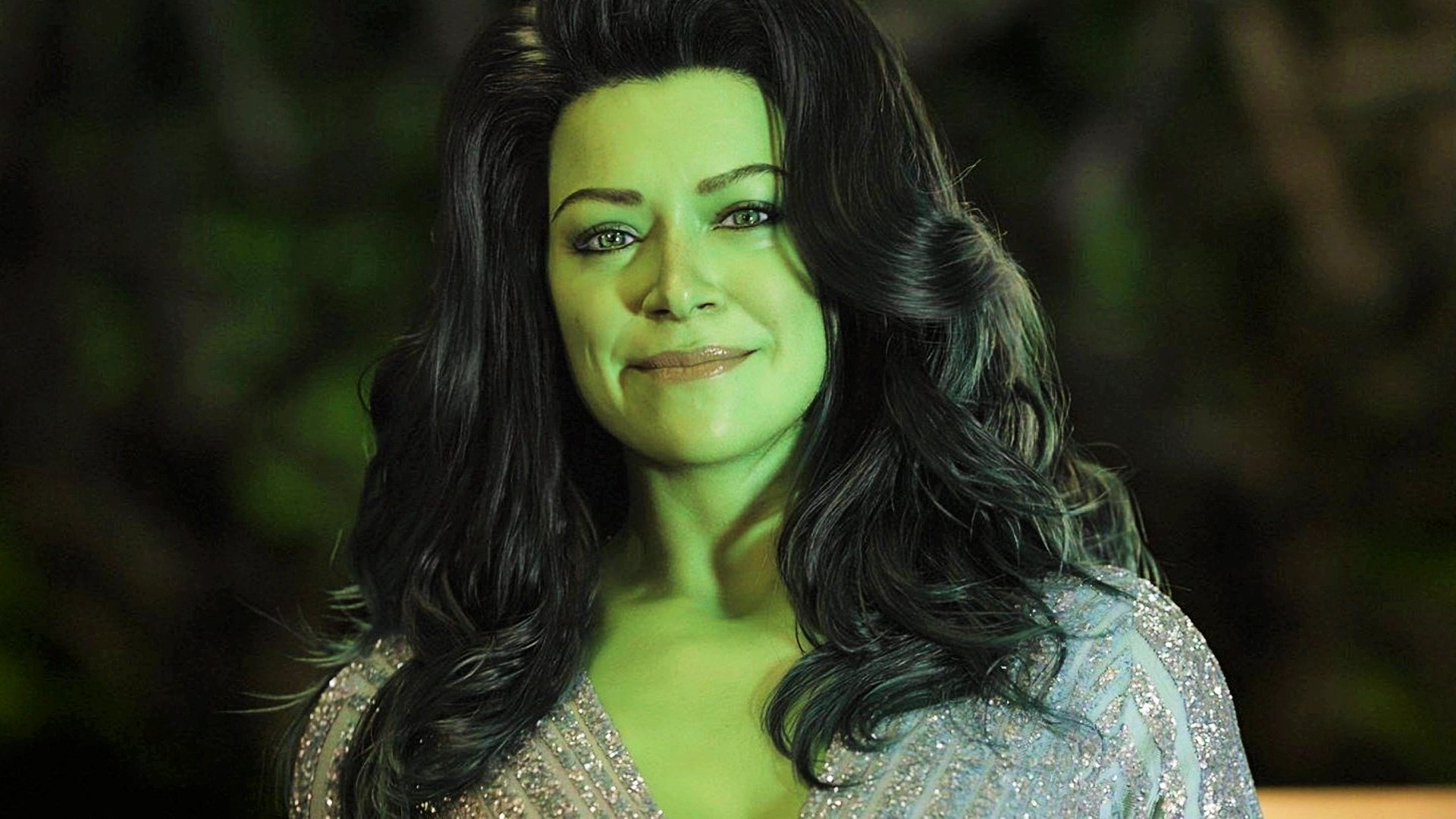 Tatiana Maslany como Mulher-Hulk em Mulher-Hulk: Defensora de Heróis
