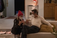 Diretora, produtora e atriz Olivia Wilde e Chris Pine no set de Não Se Preocupe Querida
