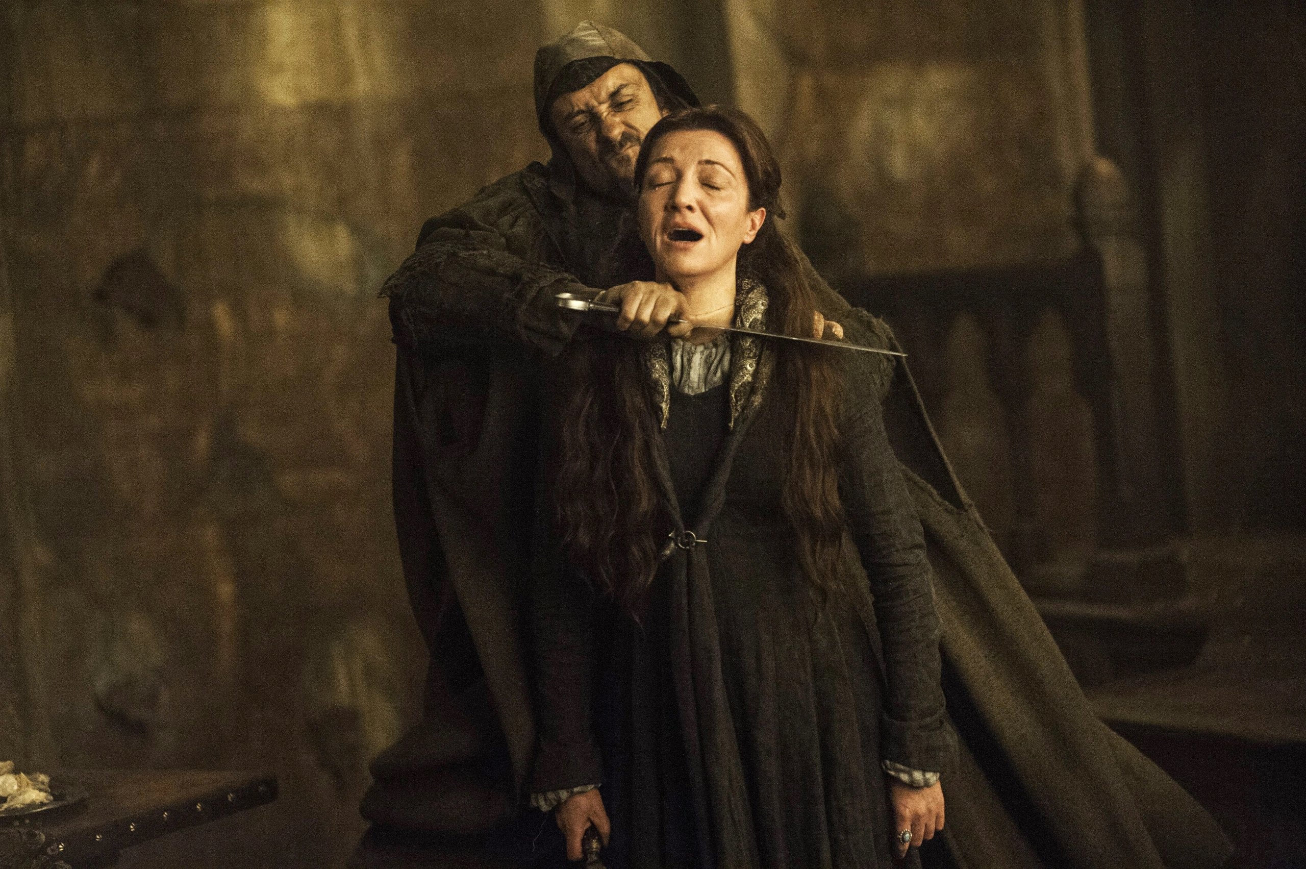 Catelyn Stark (Michelle Fairley) e Walder Rivers (Tim Plester) em Game of Thrones.