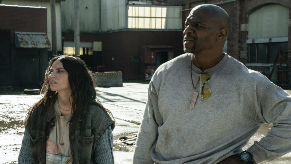 Joe (Terry Crews) e Evie (Olivia Munn) em Tales of the Walking Dead (Reprodução)