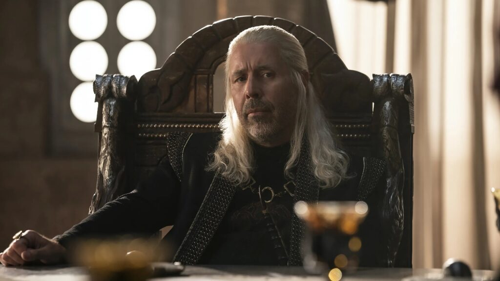 Rei Viserys (Paddy Considine) em A casa do Dragão (Reprodução / HBO)