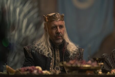 A Casa do Dragão mantém a tradição de Game of Thrones em cena memorável Paddy Considine como Viserys em A Casa do Dragão