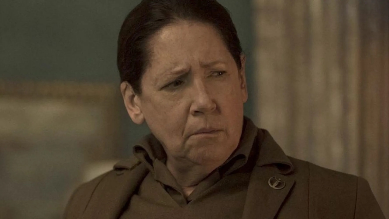 Recapitulação da 4ª temporada de The Handmaid's Tale antes da 5ª temporada 2 Tia Lydia (Ann Dowd) em The Handmaid's Tale (Reprodução)