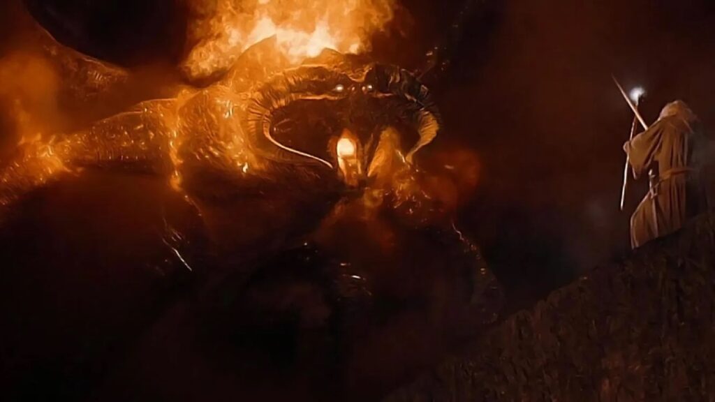 Os Anéis de Poder conta história de origem do Mithril e a relação com Balrog Gandalf enfrenta Balrog em O Senhor dos Anéis: A Sociedade do Anel (Reprodução)