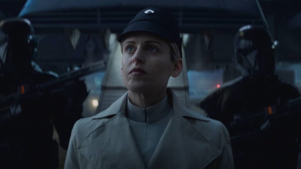 Denise Gough como Dedra Meero em Andor (Reprodução / Disney+)