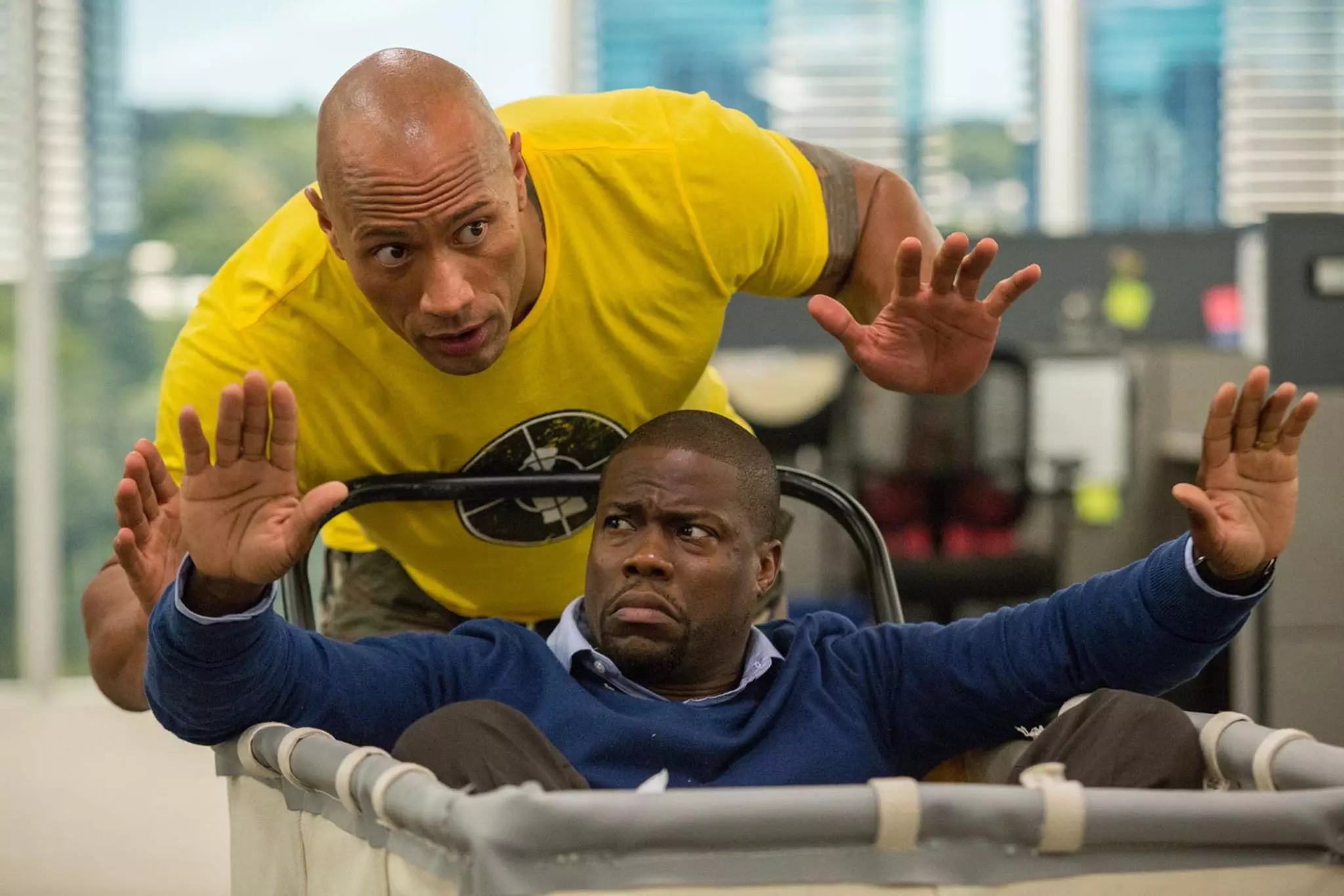 8 Amizades que começaram nas telas e continuaram na vida real 8 Dwayne Johnson e Kevin Hart em Um Espiao e Meio Divulgacao Universal Pictures