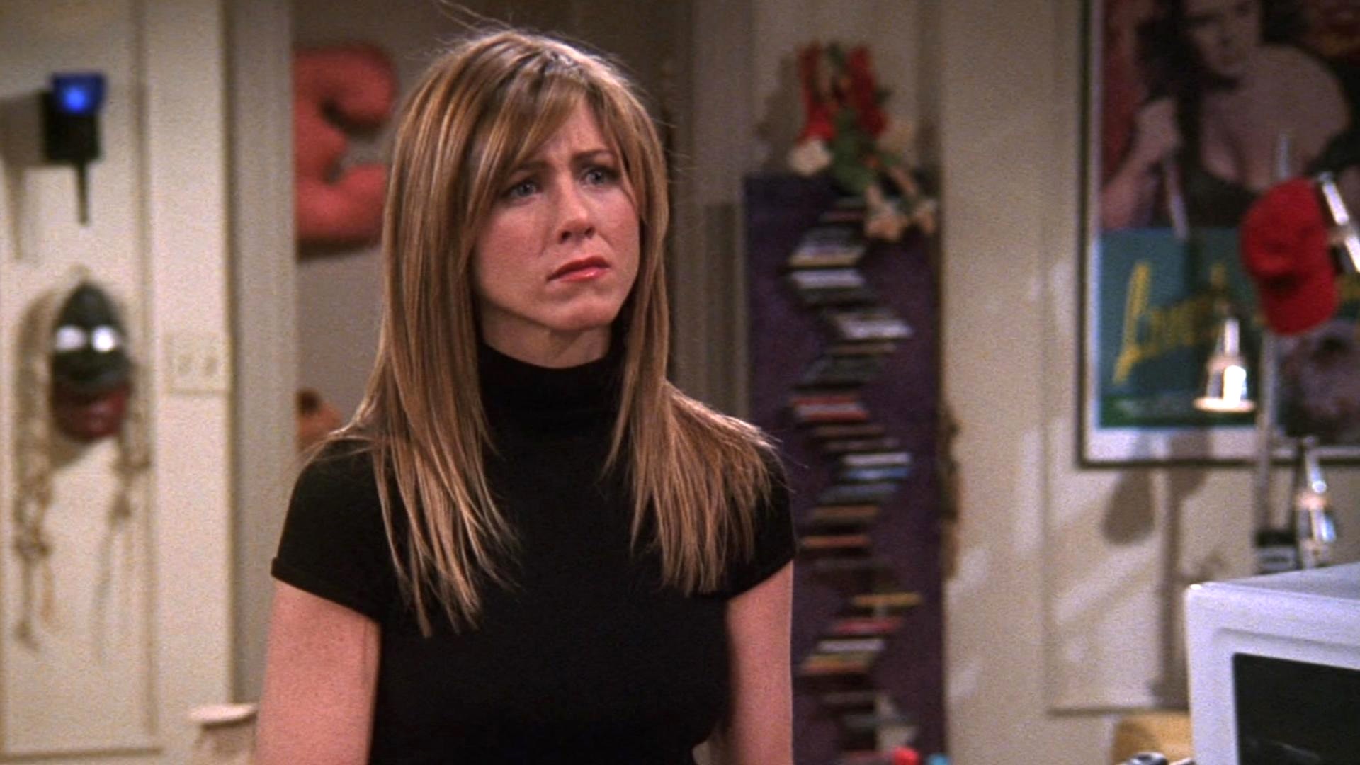 Rachel com uma expressão triste em cena de Friends