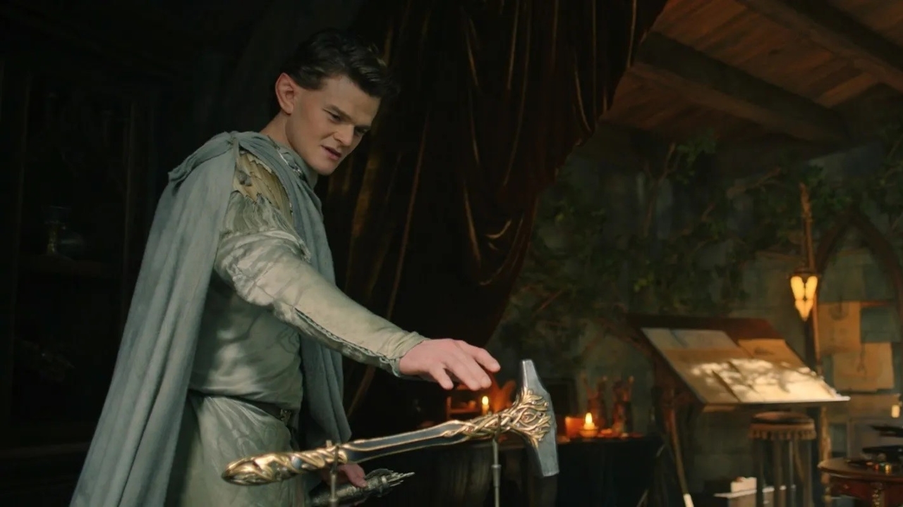 Elrond (Robert Aramayo) em O Senhor dos Anéis: Os Anéis de Poder (Reprodução)