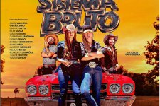 Marcus Cirillo, Bruna Altieri, Bruna Viola e Guile Branco posam encostados em um carro vermelho no cartaz de divulgação do filme Sistema Bruto