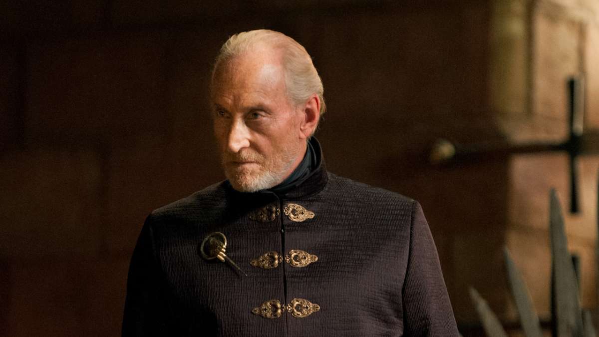 Charles Dance como Tywin Lannister em Game of Thrones 
