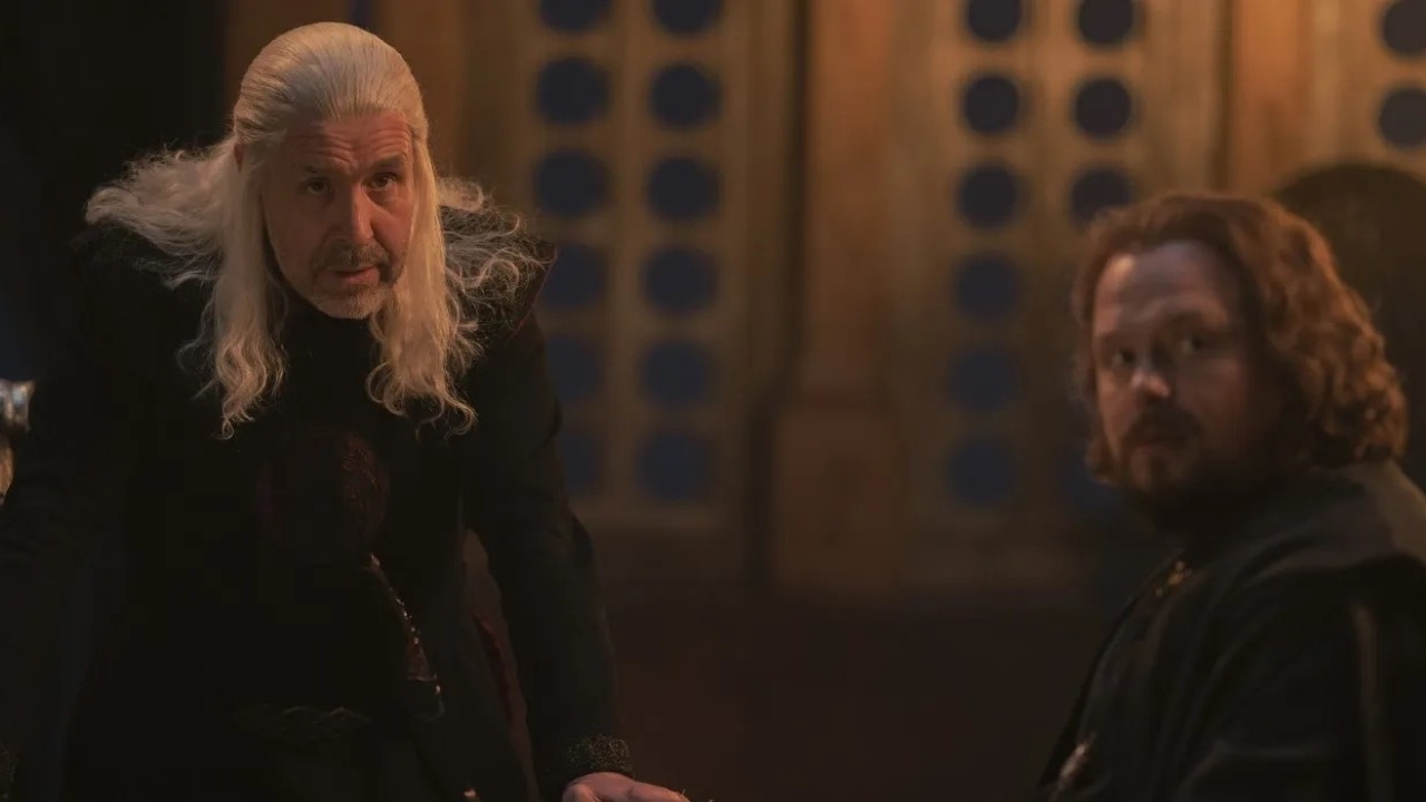 A Casa do Dragão explode em referências de Game of Thrones em novo episódio; conheça cada uma 2 Viserys (Paddy Considine) e Lyonel Strong (Reprodução / HBO)
