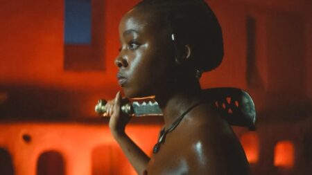 A Mulher Rei, novo filme de Viola Davis é baseado em história real Thuso Mbedu como Nawi em A Mulher Rei (Reprodução / Sony Pictures)