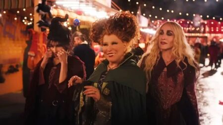 Winnie (Bette Midler), Mary (Kathy Najimi) e Sarah (Sarah Jessica Parker) em Abracadabra 2 (Reprodução / Disney)