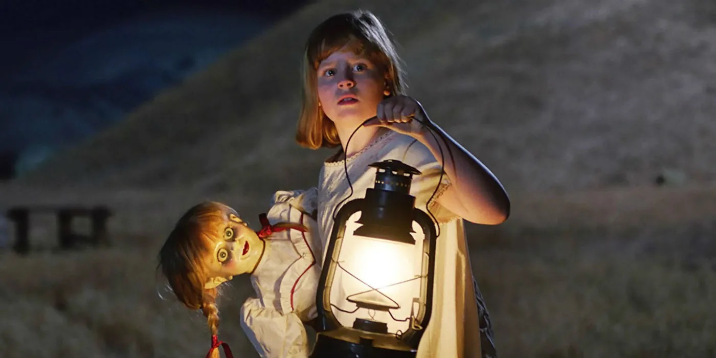 Como assistir os filmes de A Invocação do Mal em ordem cronológica? 2 Talitha Eliana Bateman é Janice em Annabelle 2: A Criação do Mal (Reprodução)
