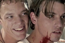 Matthew Lillard e Skeet Ulrich são Stu e Billy em Pânico (Reprodução)