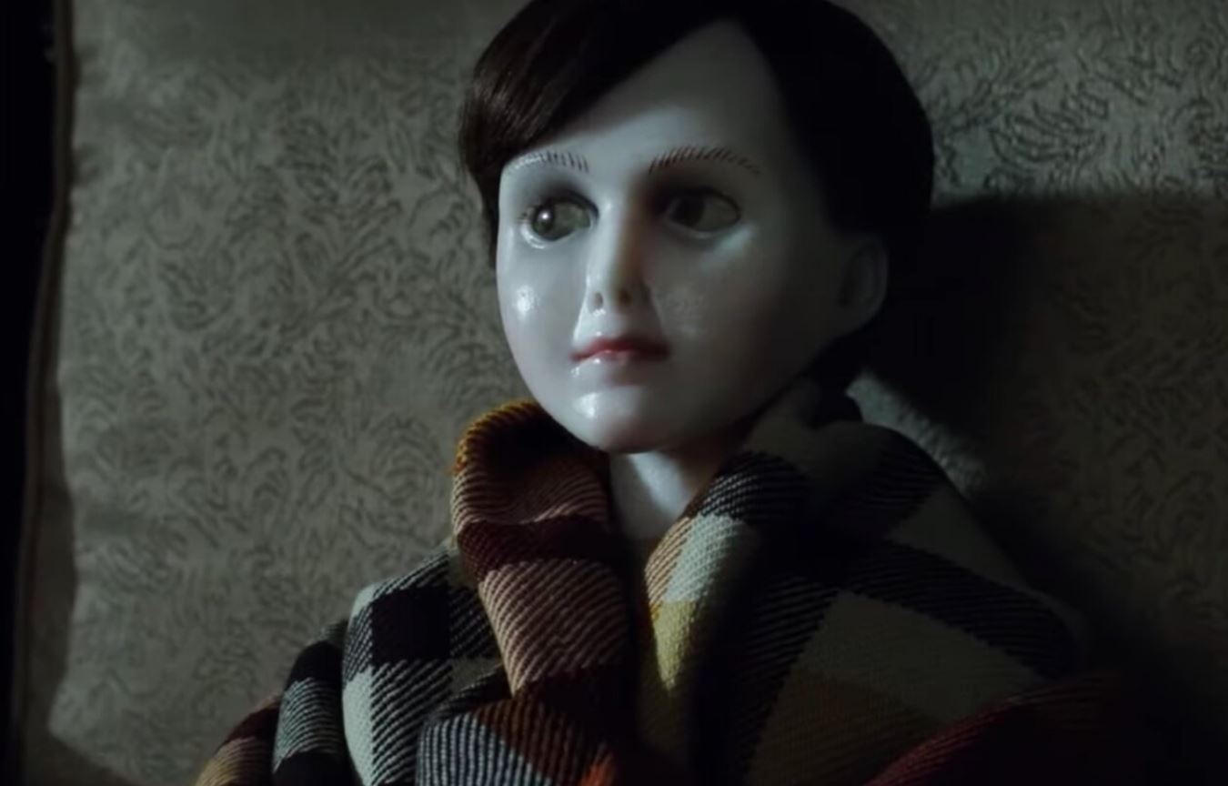 Relembre os bonecos, fantoches e marionetes mais horripilantes do terror 2 Brahms em Boneco do Mal (Reprodução)
