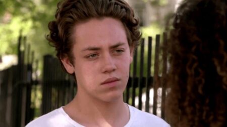 Ethan Cutkosky como Carl Gallagher em cena da série Shameless (Reprodução)