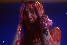 Sissy Spacek é Carrie em Carrie, a Estranha (1976) (Reprodução)