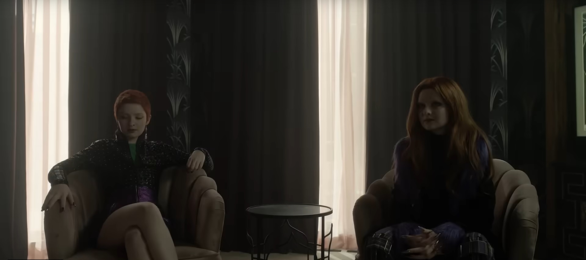 Chucky aterroriza reformatório de freiras em trailer de 2ª temporada 2 Lachlan Watson é Glen/Glenda em Chucky (Reprodução)