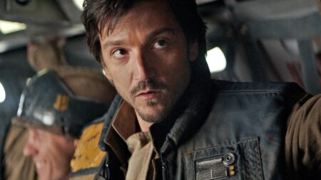 Diego Luna como Cassian Andor em Rogue One: Um História Star Wars (Reprodução / Lucasfilm)
